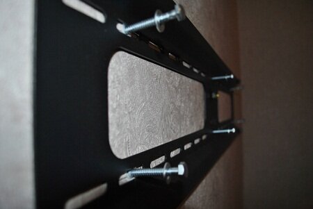 Самостоятельно вешаем на стену плазменный/ЖК телевизор