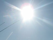 Способы защиты квартиры от солнца жарким летом