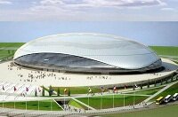 Строители хоккейного стадиона в Сочи разыграли шайбу на тестовом льду