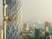 Стройный высокий небоскреб в Мумбаи разработан, чтобы "запутать ветра"