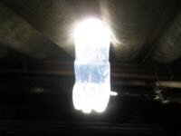 Бразильский механик использует пластиковые бутылки, воду и отбеливатель, чтобы создать свет