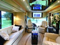 Автодом, который использовали тузы F1 Дженсоном Баттоном и Жаком Вильневом теперь сдается