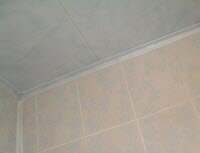 Уход за клеевым потолком