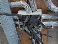 Соединение проводов в распределительной коробке