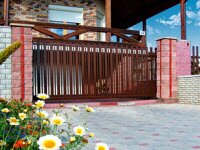 Въездные ворота компании «Алютех»