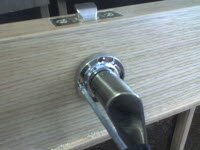 Как установить межкомнатную дверную защелку