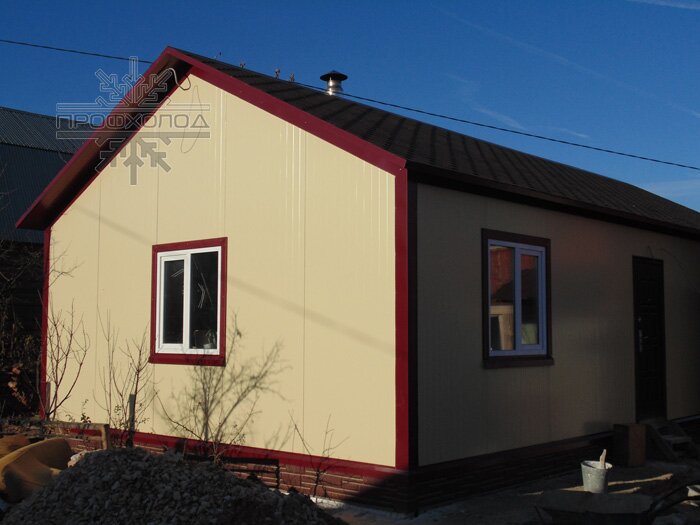 дом из сэндвич-панелей