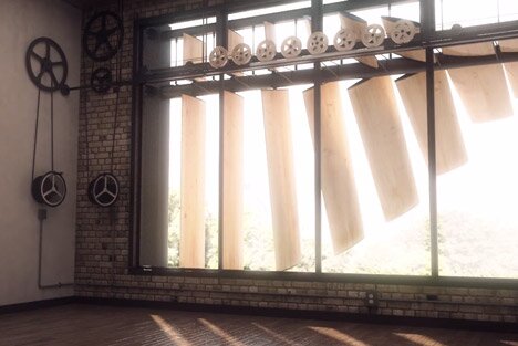 Кинетические решетки на окнах двигаются под любым углом на экран солнечных лучей+видео