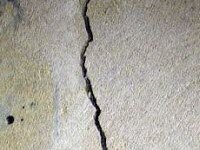 Трещины и их заделывание в квартире или доме