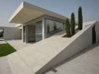 Вилла Jiyeh с традиционной архитектурой в условиях жаркого климата