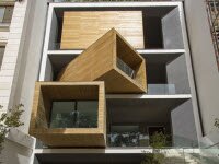 Компактный Sharifi дом может похвастаться мобильными залами, которые вращаются нажатием кнопки