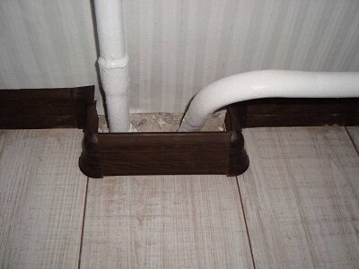 Работа с ПВХ-плинтусами при проведении ремонта своими руками