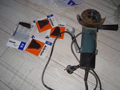 Работа с ПВХ-плинтусами при проведении ремонта своими руками