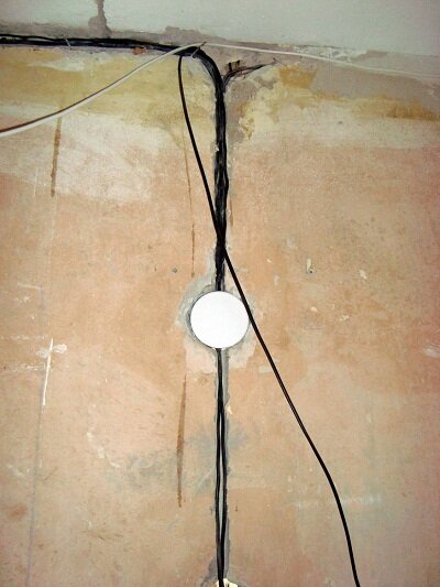 Вариант проведения электропроводки в квартире