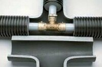 Монтаж изоляционных комплектов ответвления и удлинения теплоизолированных труб