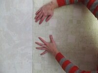 Клеим обои сами