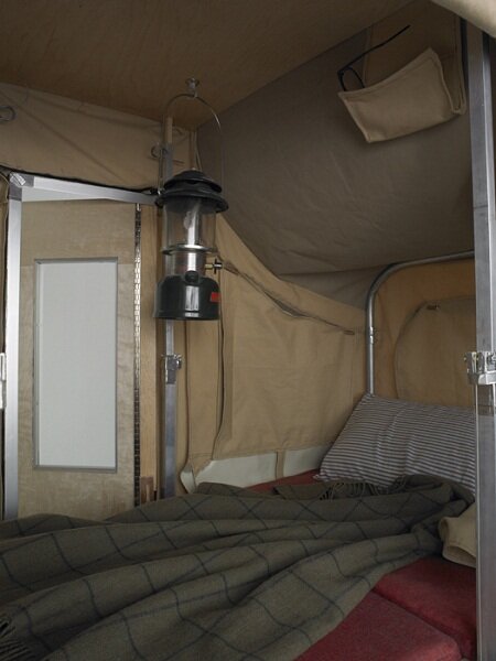 Camper Kart представляет собой миниатюрный дом из тележки корзины