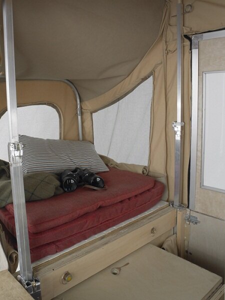 Camper Kart представляет собой миниатюрный дом из тележки корзины