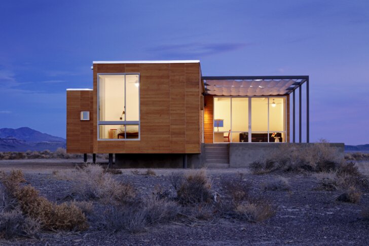 Каркасный энергоэффективный дом в пустыне