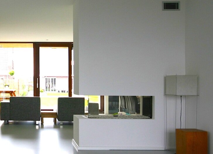 Маленький голландский дом остается теплой с пассивным дизайном.