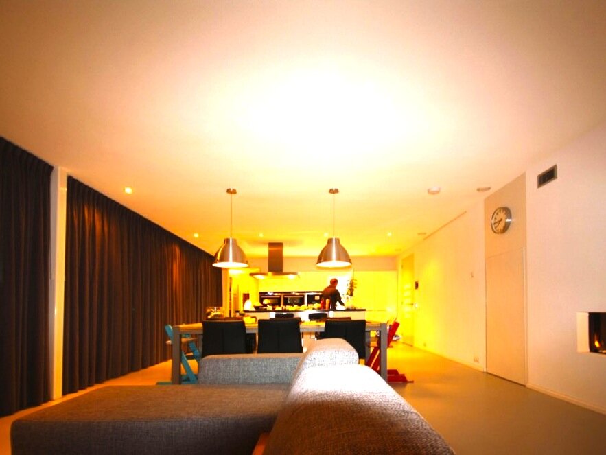 Маленький голландский дом остается теплой с пассивным дизайном.