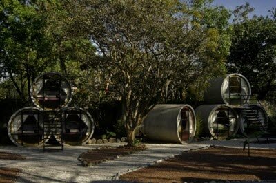 В Мексике трубчатый TubeHotel предлагает жилье в бетонных трубах