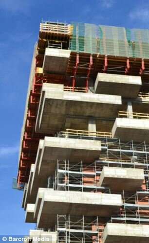 Вертикальный 27 этажный дом с лесом