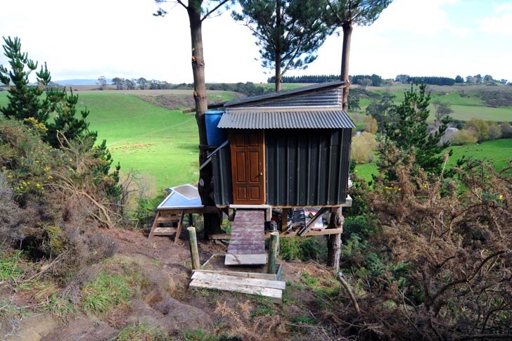 Дом с радиоуправляемым подъемный мостом в Новой Зеландии