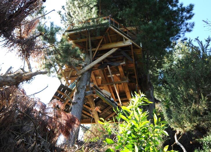 Дом с радиоуправляемым подъемный мостом в Новой Зеландии