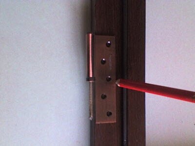 Как устанавливает двери Серега