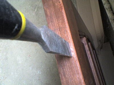 Как устанавливает двери Серега