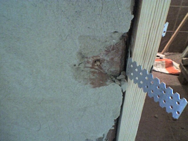 Крепление подвесов к стене