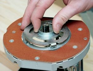 В некоторых случаях копировальную втулку устанавливают одним движением, центровка в таком случае не требуется