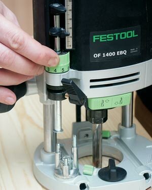 Если операция требует точности, хороший фрезер позволяет скорректировать установленное значение глубины