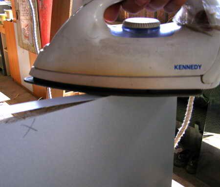 Прогреваем утюгом кромку