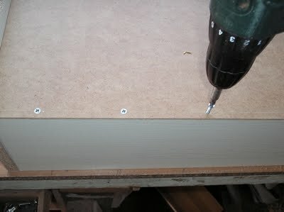 Крепим основательно саморезами