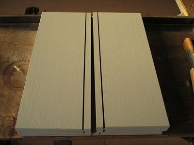 Делаем пропил на боковых заготовках