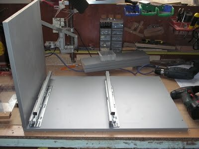 Прикручиваем дно секции