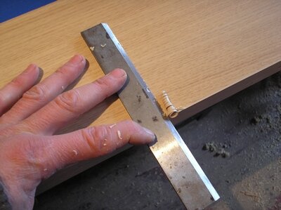 Кромки срезаем ножом