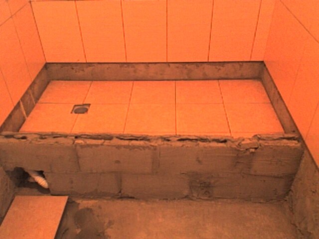 Душевой поддон из плитки вместо ванны - опыт работы