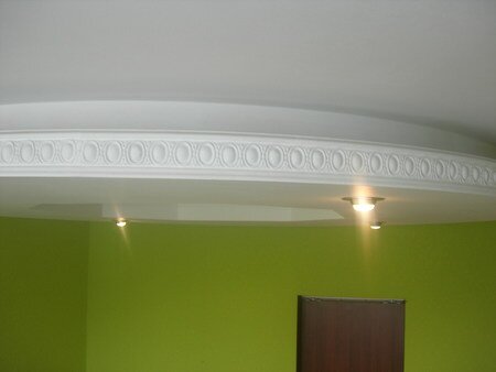 Подвесной потолок из гипсокартона в виде летающей тарелки