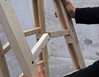 Складывающая лестница, которую можно поставить в самый ограниченный уголок.