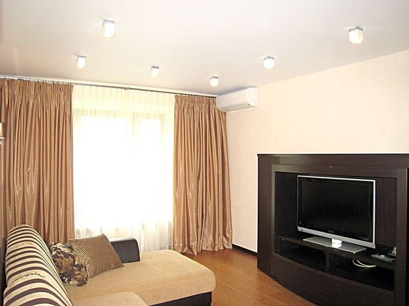 За громкий смех по ночам суд Швеции разрешил выселить жителя из квартиры!