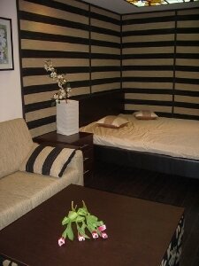 Обивка стен тканью