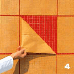 удаление бумаги с мозаичной плитки