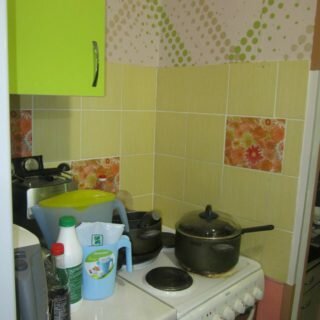 Фартук над рабочими поверхностями: опыт новичка