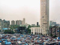 Строительный бум Мумбаи идет рядом с трущобами