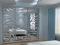 Шкафы-купе – мебель своими руками или для заказа у профессионалов?