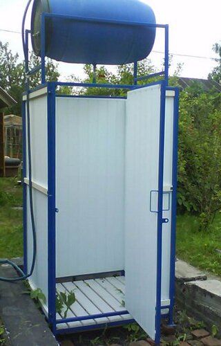 металический душ с обивкой пластиком