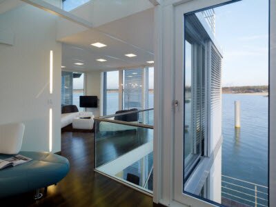 Модульный плавучий дома в Германии